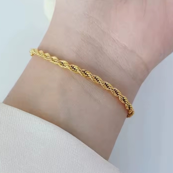 4mm beautiful gold plated twisted chain bracelet; 7.87 inches; pretty - Picture 4 of 4